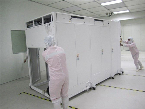 相較于傳統搬運法,無塵室內設備搬遷又有哪些優勢呢? 相較于傳統搬運法,無塵室內設備搬遷又有哪些優勢呢?
